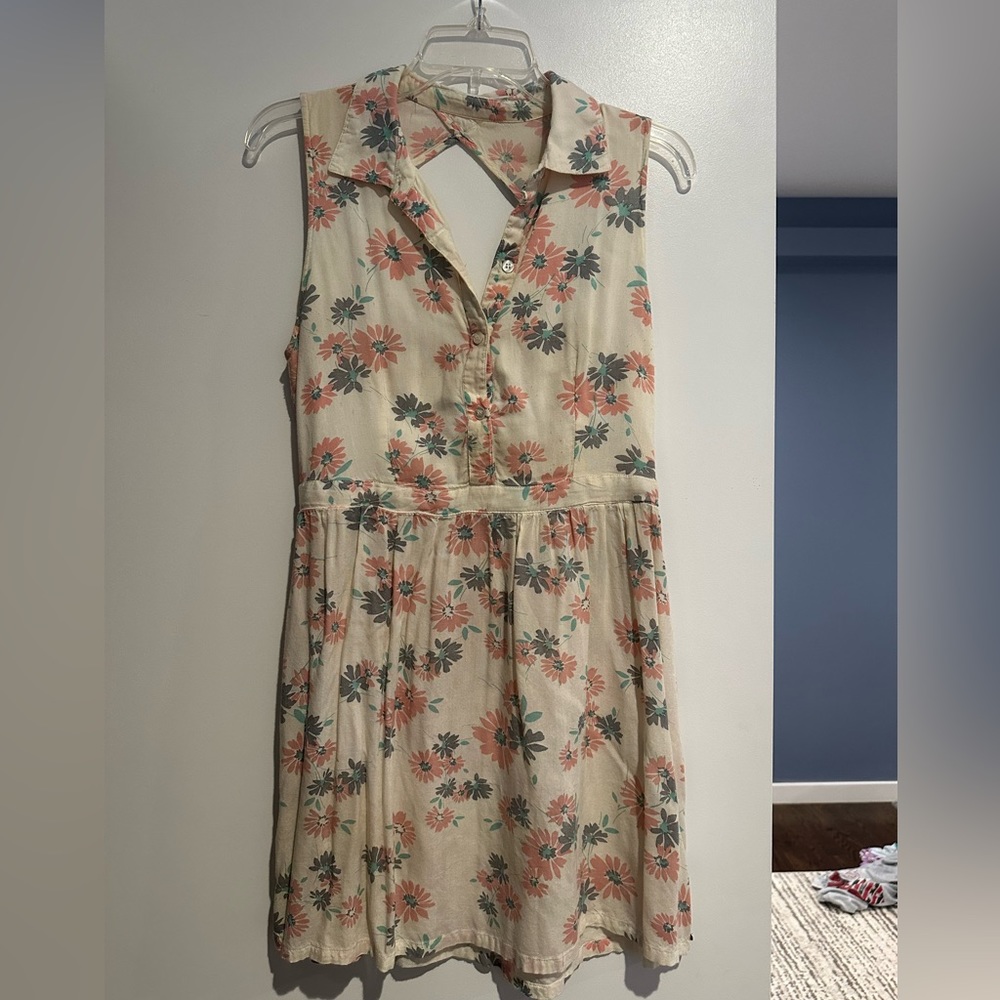 O’Neill flower dress w/ open back